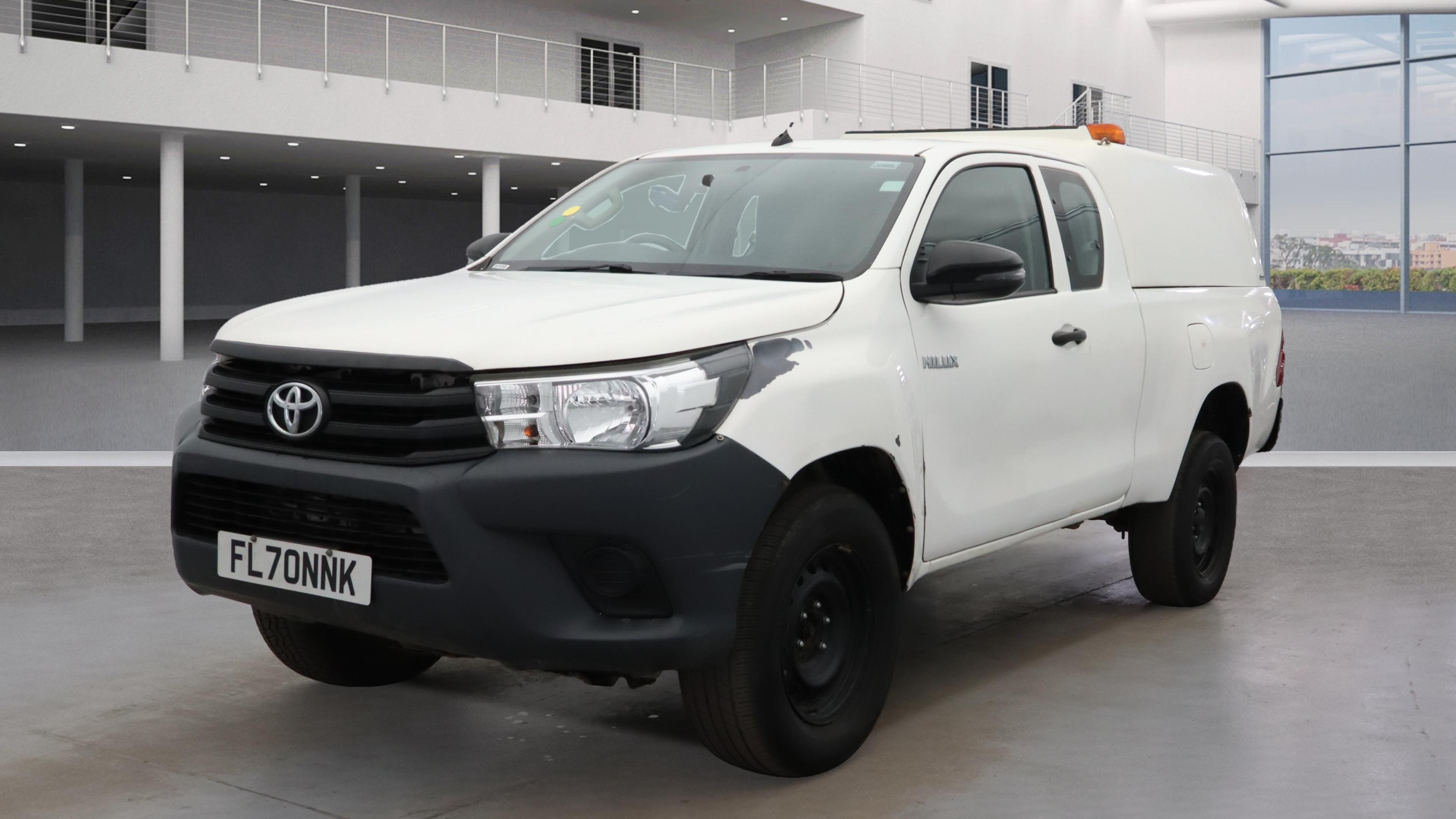 TOYOTA Hilux